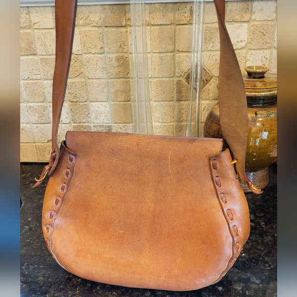 Vintage Tan Tooled Leather Purse with Embossed Flowers, Birds, and Butterflies - Picture 5 of 15